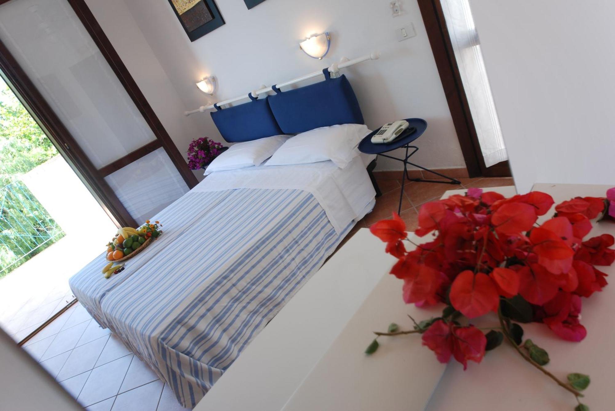 Hotel Club Santa Sabina Torre Santa Sabina Exterior photo
